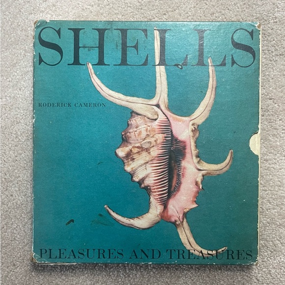 Shells Pleasures & Treasures First Edition Book with Slip Cover - Picture 2 of 13